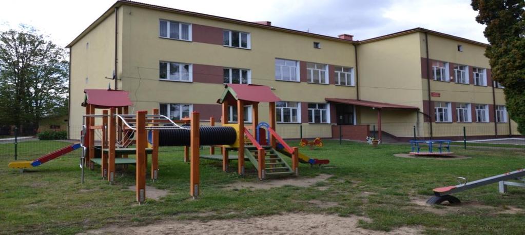 Zespół Szkół w Krzemieniu w skład Zespołu Szkół wchodzi Publiczne Przedszkole Publiczna Szkoła Podstawowa w Krzemieniu im. "ks.