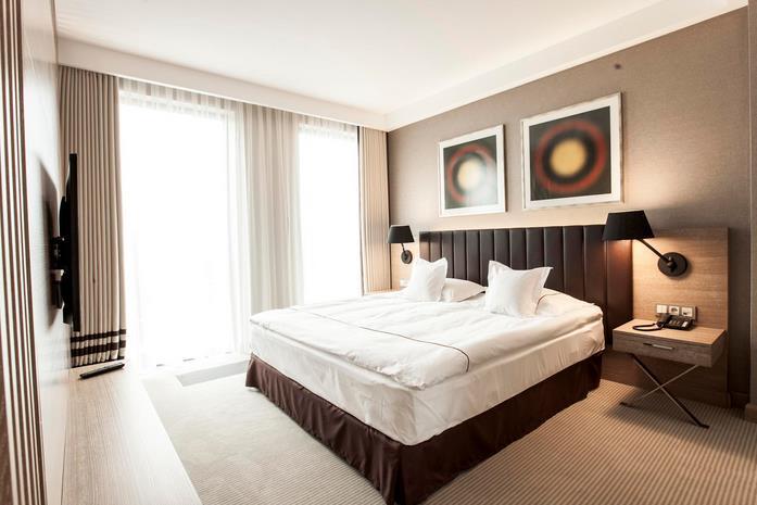 16 Przedłużenie pobytu Istnieje możliwość przedłużenia pobytu w Grand Hotel Tiffi w Iławie.