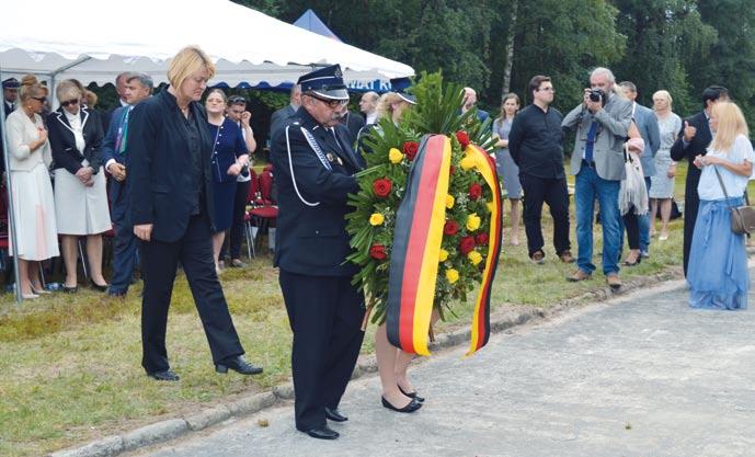 Pomniko rypyrybnytko pał zamarde Roma i Sinti dre obozo merybnytko dre Chełmno nad Nerem Ania Perełka Środake, dre dyves 3 sierpnio 2016 berś dre Veś Rzuchowsko, pe tereno kaj isy Muzeum Merybnytke