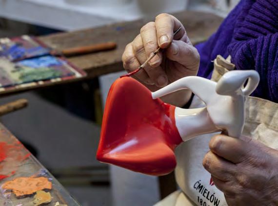 Żywe Muzeum Porcelany w Ćmielowie atrakcje turystyczne Pierwsze w Polsce Żywe Muzeum Porcelany w Ćmielowie, to miejsce, gdzie przez cały rok można
