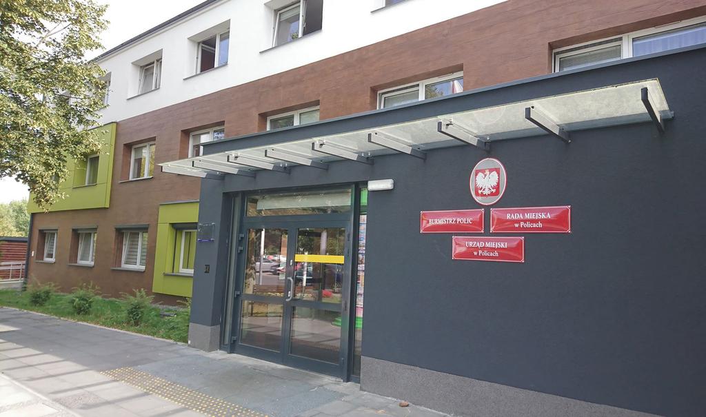 Wydziału Rozwoju i Funduszy Pomocowych Urzędu Gminy w Policach. Ulica Bankowa w Policach rozwija się obecnie bardzo nierównomiernie.