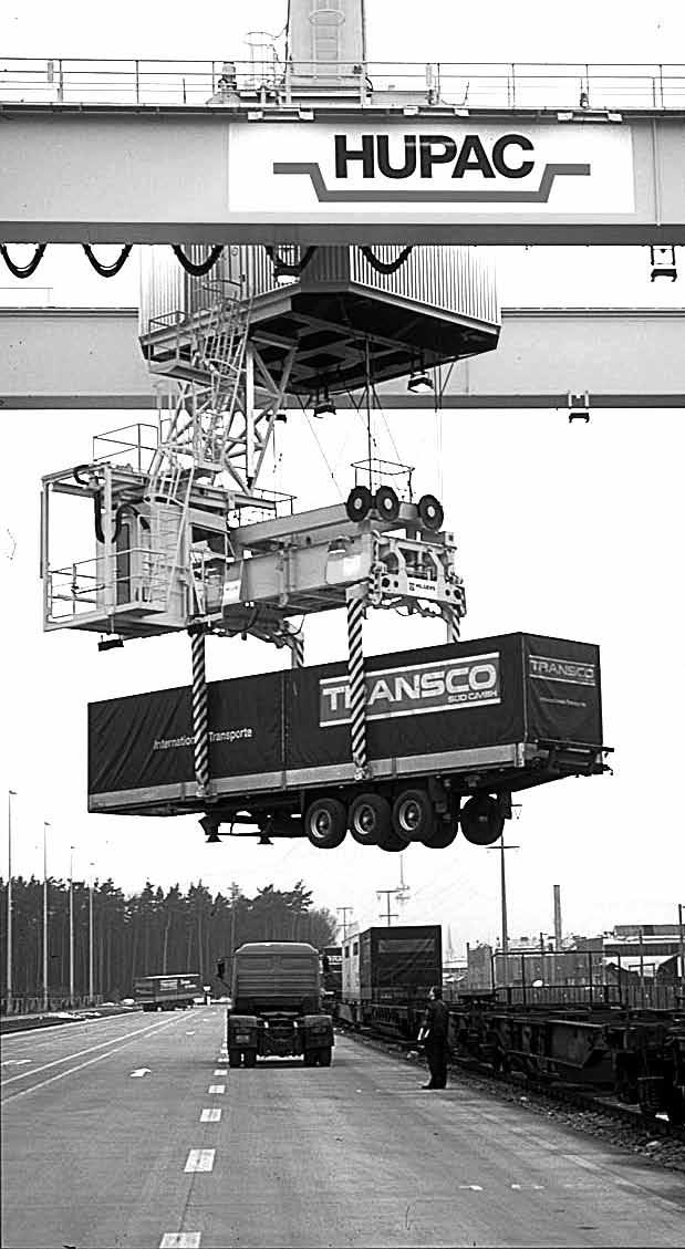 Historia dwóch graczy Do największych graczy na europejskim rynku przewozów intermodalnych można zaliczyć niewątpliwie towarzystwa transportu kombinowanego, tworzone w wyniku kooperacji różnych