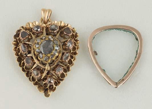 14 k, 3 diamenty naturalne, szlify: stary szlif diamentowy, łączna masa 1,25 ct /0,55 i 0,70 (2 szt.)/, czystość: P, barwa: H, waga 6,38 g. 10.000,- 91. PIERścIOnEK ZłOtO-SREBRnY Poł. XIX w.