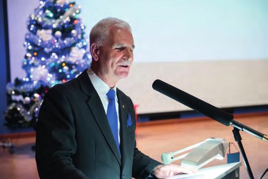 Kolejnymi mówcami byli: prof. Bolesław Pochopień, który przekazał życzenia od Prezydenta RP Andrzeja Dudy, przewodniczący Oddziału Katowickiego Polskiej Akademii Nauk prof.