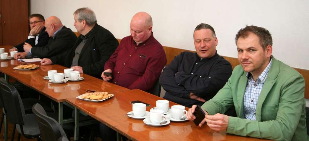 Dyskusja, w gronie dość licznie zebranych geodetów prowadzących działalność na własny rachunek, choć