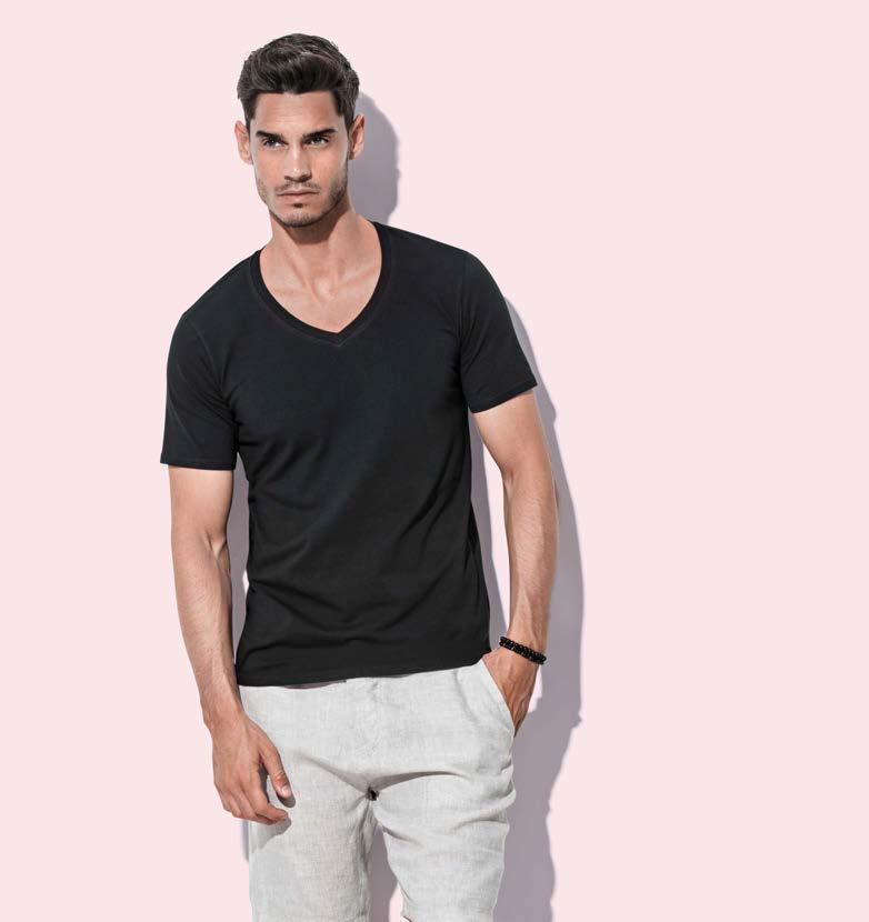 3 1 ST9 6 9 0 C otton- E lastane nić bawełniana nić elastanowa T-shirty o modnej długości uszyte z miękkiej i połyskliwej dzianiny.