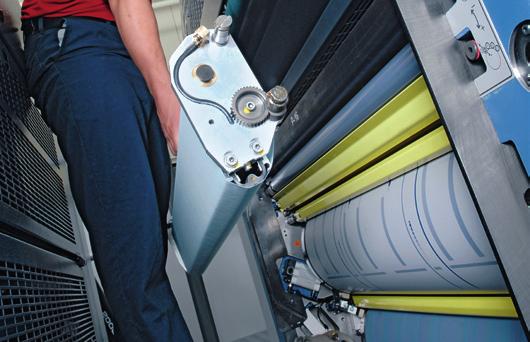 Urządzenie myjące CleanTronic: - dla uzyskania doskonałych efektów mycia Czasy mycia mogą wyraźnie redukować stopień wykorzystania maszyny. Tylko czysta maszyna produkuje z najwyższą jakością.