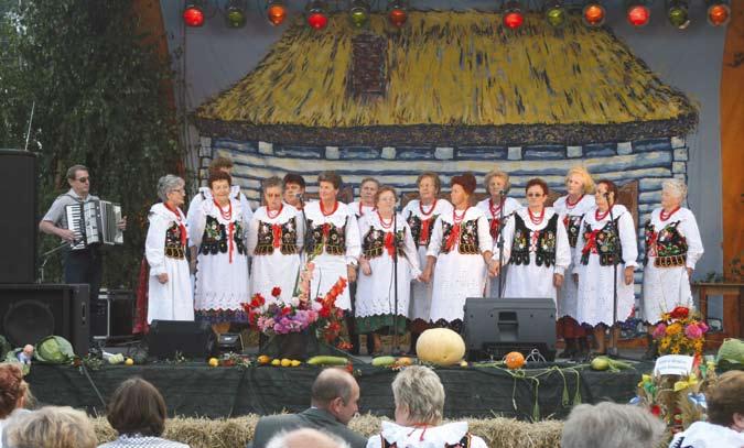 W roku 1990 zorganizowały Dzień Matki, na którym czególnie doceniły rodzicielki wielodzietne.