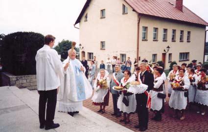 Nie zapominają także o patriotycznych i religijnych świętach.