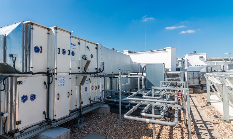Centrale Kompaktowe Centrale Kompaktowe Kompaktowe centrale wentylacyjno-klimatyzacyjne o modułowej konstrukcji i wysokiej sprawności odzysku ciepła, wyposażone w zintegrowany układ automatyki.