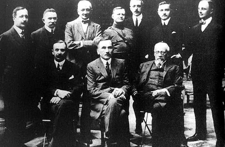 Komitet Narodowy Polski (domena publiczna) 15 SIERPNIA 1917 W Lozannie utworzono Komitet Narodowy Polski na czele z Romanem Dmowskim. Siedzibą KNP miał być Paryż.