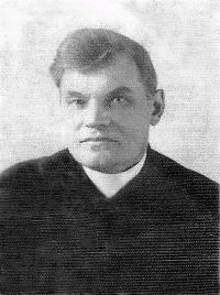 W wieku 14 lat emigrował do Stanów Zjednoczonych. Wrócił do Europy i studiował teologię we Fribourgu w Szwajcarii, gdzie 20.07.1919 r.