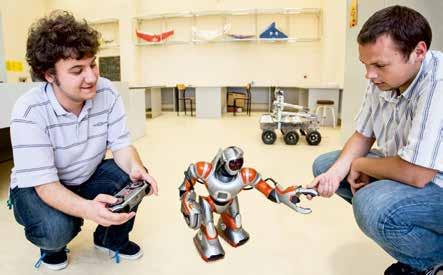 Charakterystyka kierunków i specjalności ÆÆkierunek studiów: automatyka i robotyka studia II stopnia Absolwent studiów magisterskich ma poszerzoną wiedzę i umiejętności w zakresie analizy i
