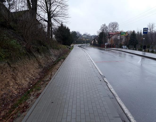 20. Budowa chodnika w Rożnowicach za kwotę 255 000,00 zł.