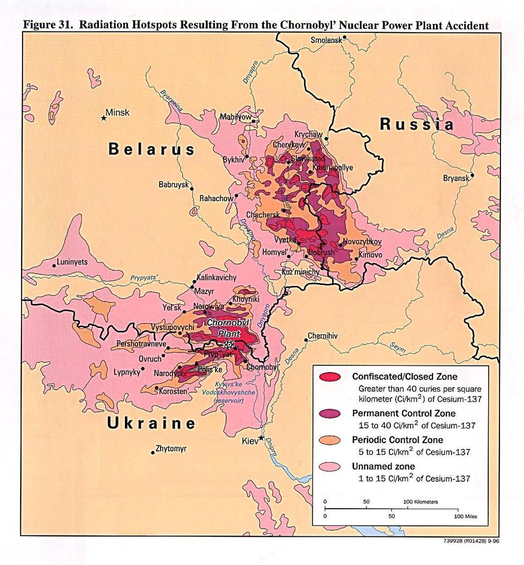 Rys. 5 Mapa skażeń terenu po awarii w EJ Czarnobyl a) Strefa ściśle zamknięta, skażenia Cs- 137 większe niż 40 Ci/km 2 b) Strefa trwale kontrolowana,