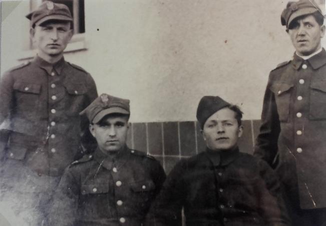 Majątek Szweryn- pracowaliśmy ciężko, ale Niemka czasami dawała nam słoninę, ubrania i pozwalała chłopakom bawić się ze swoimi synami bo byli czyści i wszów nie mieli.