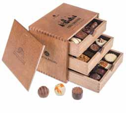 3556 MERRY CHOCOLATERIE Wymiar opakowania: 156 114 89 mm Masa netto: 250 g Cena netto: 136,50 zł Cena