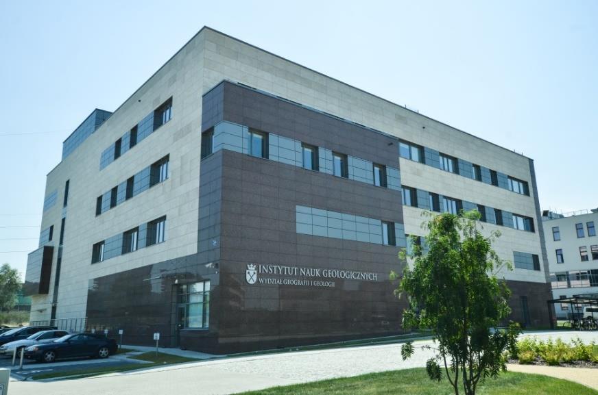 dyrektorów instytutów oraz ich zastępców. Wybrano również przedstawicieli wszystkich grup społeczności akademickiej do organów kolegialnych Uczelni, tj.: Senatu UJ, rad wydziałów i rad instytutów.