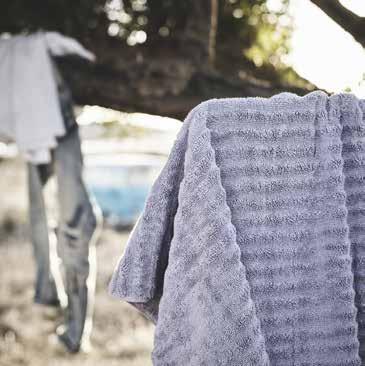 55 Falista struktura ręczników FLODALEN sprawia, że są bardzo chłonne i szybko