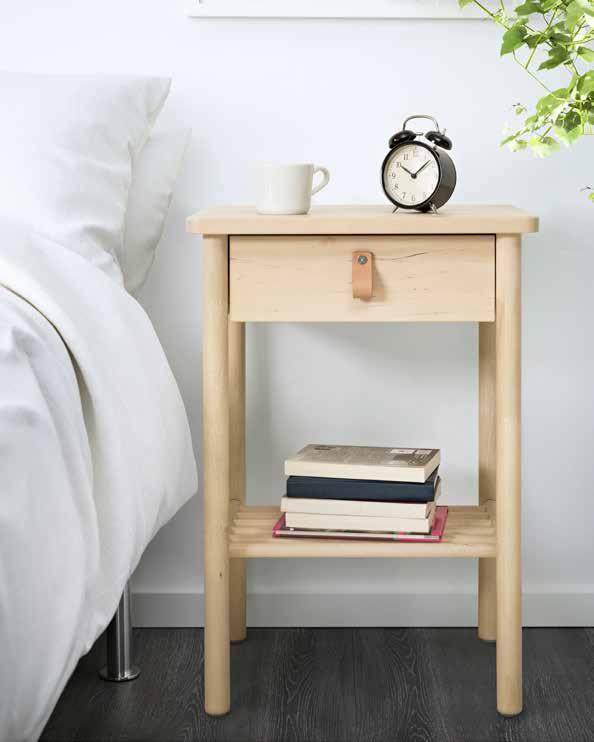 MATERIAŁY PRASOWE IKEA / MARZEC 2018 / 29 PE677436 KOLEKCJA BJÖRKSNÄS Połączenie skandynawskiej brzozy z wzornictwem, które emanuje prostotą to kwintesencja kolekcji BJÖRKSNÄS, obejmującej stolik