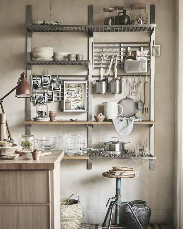 SYSTEM ŚCIENNY I AKCESORIA KUNGSFORS PH149495 MATERIAŁY PRASOWE IKEA / MARZEC 2018 / 41 Przedstawiamy system ścienny KUNGFORS do kuchni w stylu industrialnym, z otwartym miejscem do przechowywania
