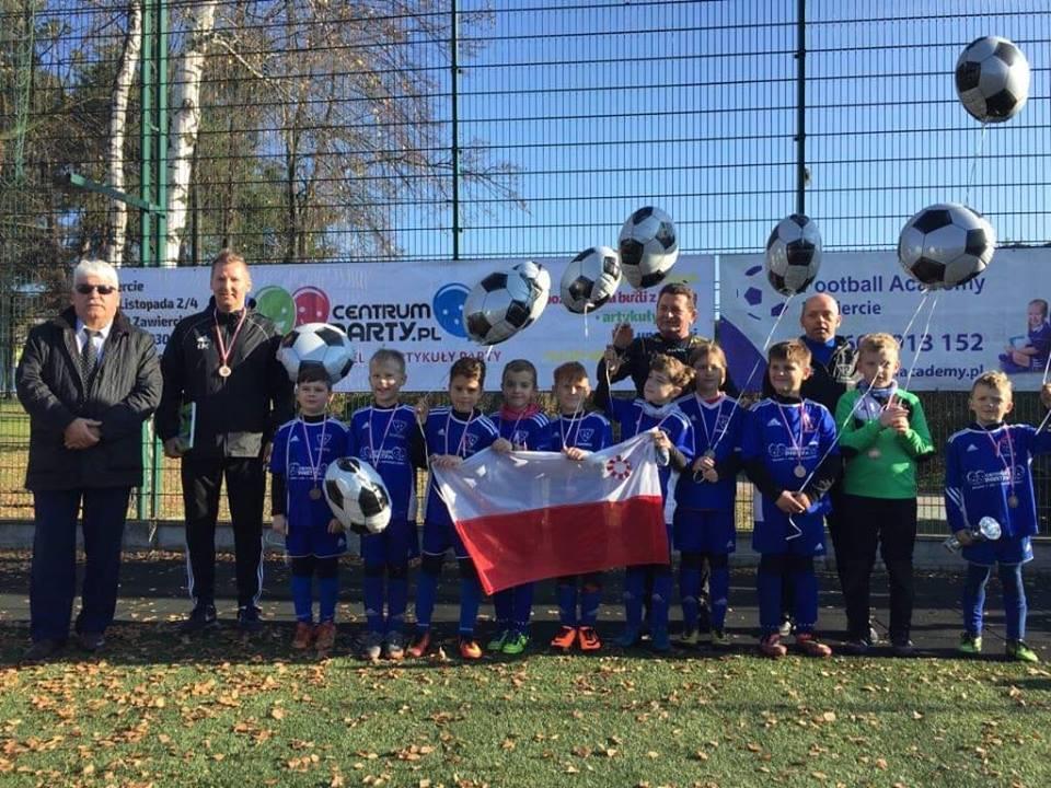 MAŁY FINAŁ LIGI ŻAKÓW o miejsce 6-10 ORGANIZOWANY PRZEZ JSP SZCZAKOWIANKA JAWORZNO JSP Szczakowianka Jaworzno vs RKS Grodziec 3 : 3 CKS Czeladź vs Sarmacja Będzin 0 : 3 RKS Grodziec vs CKS Czeladź 3