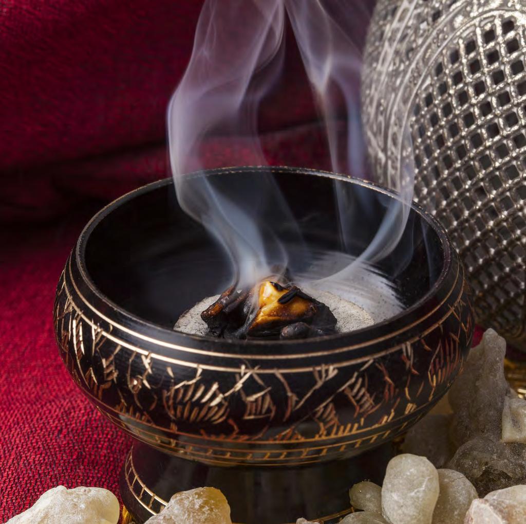 Perfumy UTIQUE sięgają do podstaw klasycznego perfumiarstwa, w którym z uczuciem i znawstwem łączone są doskonale wyselekcjonowane naturalne olejki i