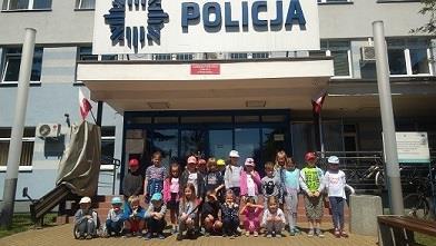 Ciekawym przeżyciem była wizyta w Komendzie Miejskiej Policji w Białymstoku. Uczestniczyliśmy tam w programie profilaktycznym Komisariat Młodego Policjanta.