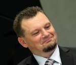Od lat zajmuje się doradztwem i konsultingiem przy planowaniu, tworzeniu i wdrażaniu cyfrowych rozwiązań dla rynku B2B i B2C.