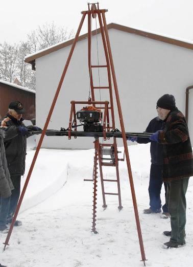 002 Ø80 800 3,09 Głowica z tworzywa sztucznego, elastycznego Rączka drewniana 09.007 Ø100 1000 5,2 Głowica z tworzywa sztucznego, elastycznego Rączka drewniana 09.