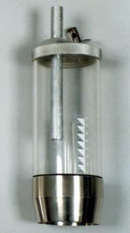 z zatopionymi przewodami pomiarowymi, podziałka w cm Sonda pomiarowa: stal nierdzewna chromowana: Ø 16 mm, długość 115 mm Odkręcana zatyczka możliwość montowania próbników do wody i miernika