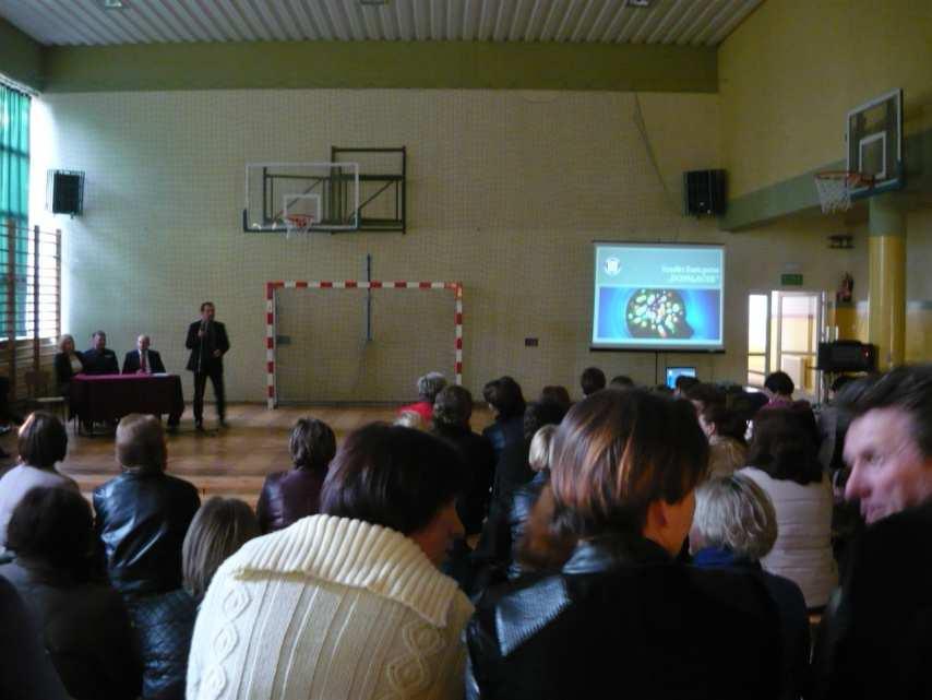 Partnerem Przeglądu było Niżańskie Centrum Kultury Sokół w Nisku. Do Przeglądu zostały zaproszone wszystkie szkoły gimnazjalne i ponadgimnazjalne.