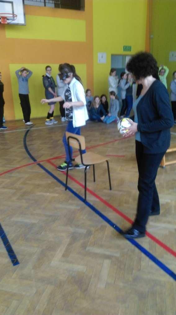 ochrony przed czerniakiem. W roku szkolnym 2015/16 w powiecie niżańskim do programu przystąpiło 2 szkoły ponadgimnazjalne. W programie udział wzięło 125 uczniów i 30 rodziców.