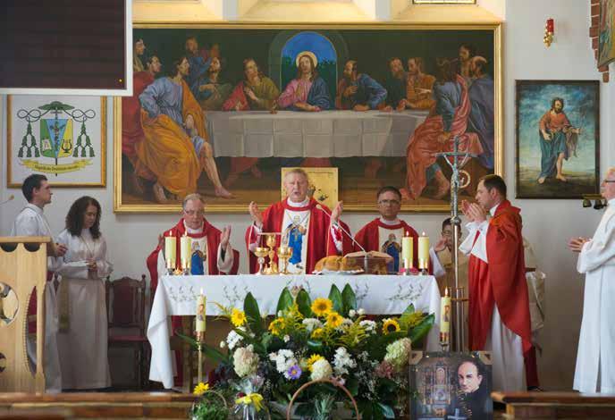 2 MODLITWA NA POŚWIĘCENIE WIEŃCA ŻNIWNEGO Mierzeszyn, 19 sierpnia 2018 roku Panie, Boże nasz, Ty wszystkim stworzeniom dajesz pokarm we właściwym czasie.