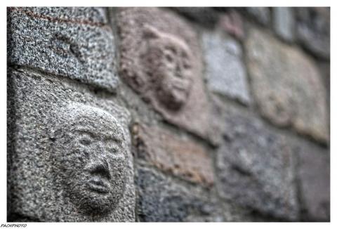 , stanowiącym ciekawe połączenie architektury romańskiej, gotyckiej i renesansowej. Kaplicę św.