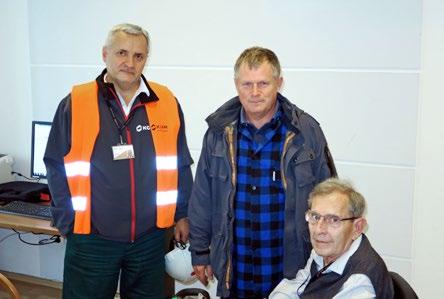 Wspomnienie o Profesorze Andrzeju Warczoku fot. arch. autora Profesor Andrzej Warczok podczas konsultacji w HMG 1 w roku 2016, w towarzystwie (od lewej) Dyrektora ds. Produkcji mgr inż.