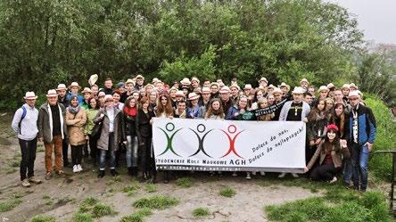 W naukowym świecie studenckich osiągnięć Geodezji), często zdobywając nagrody i wyróżnienia.