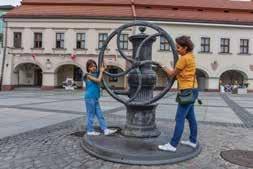Kielce to stolica województwa świętokrzyskiego. Miasto jest położone centralnie w Górach Świętokrzyskich, nad rzeką Silnicą, historycznie w północnej Małopolsce. Kielce zamieszkuje około 200.
