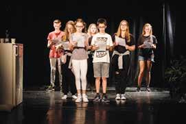 Odwiedzający mają do wyboru szeroką ofertę warsztatów, lekcji teatralnych, spotkań z aktorami, animatorami kultury, pedagogami teatru, jak i możliwość zobaczenia lalek teatralnych, które powstały na