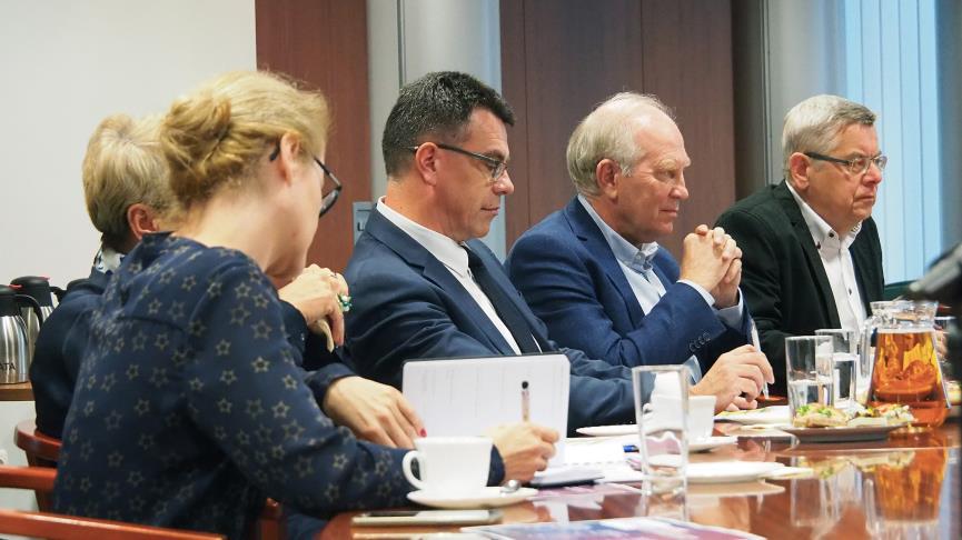 Blikle Henryka Bochniarz - prezydent Konfederacji Lewiatan; była minister przemysłu; jedna z animatorek ruchu społecznego Kongres Kobiet Sylwia Chutnik kulturoznawczyni, feministka, działaczka