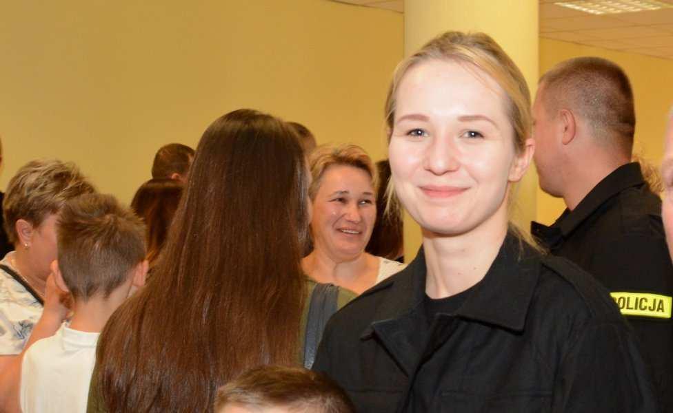 Po ślubowaniu adepci sztuki policyjnej rozpoczną swoje szkolenie podstawowe, a po zdobyciu wstępnej wiedzy teoretycznej oraz umiejętności praktycznych,