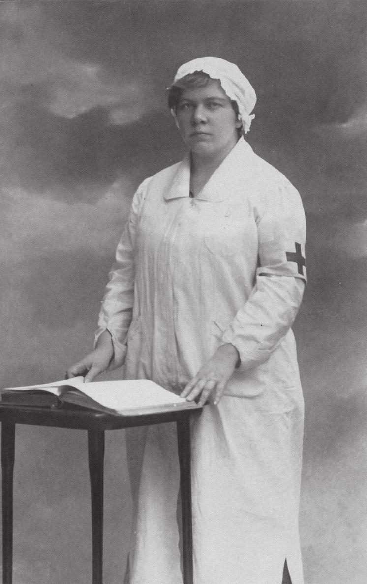 Joanna Lusek 25 Szkół Ludowych, wizytowała obozy dla powstańców śląskich i obozy dla polskich uchodźców. W 1922 r.