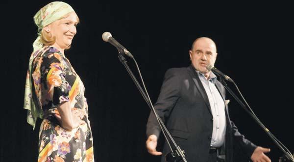 W serialu Ranczo, również wyreżyserowanym przez Wojciech Adamczyka, którego akcja dzieje się w fikcyjnych Wilkowyjach, położonych w pobliżu prawdziwego Radzynia, kreowali już obce sobie postaci, ale