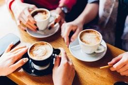 Można tu zjeść smaczny lunch, napić się świeżo mielonej kawy lub umówić się z przyjaciółmi na niesamowity