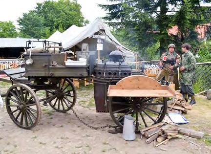 Impreza popularyzuje gotowanie pod gołym niebem i odpowiada na pytanie: jak nakarmić więcej niż kilku znajomych, jak nakarmić pluton czy kompanię?