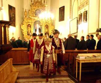 do Lanckorony. Charakteryzujący się bardzo dobrą organizacją i przygotowany z rozmachem program zawierał m.in. udział we mszy św.