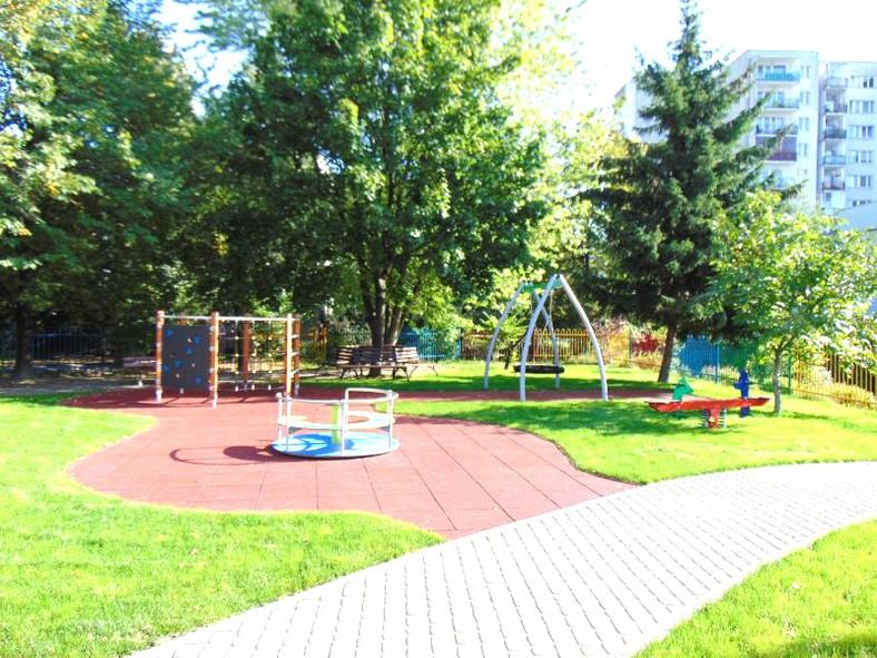 PLAC ZABAW A teraz zaprezentuję zdjęcia naszego nowego, kolorowego i długo wyczekiwanego przez wszystkich