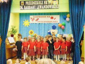 Podczas spotkania dzieci z najmłodszych grup zaprezentowały krótkie