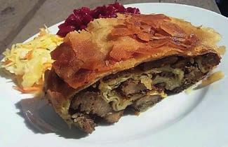 po tatarsku Tatar dishes STULISTNIK Z MIĘSEM Tatarska potrawa świąteczna, wielowarstwowa, z ciasta makaronowego, z mięsem indyczym (250 g), podawana z sosem i zestawem»