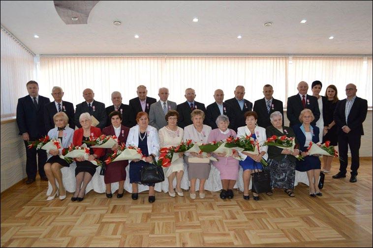 BIULETYN INFORMACYJNY SAMORZĄDU GMINY WADOWICE GÓRNE ODZNACZENI MEDALEM ZA DŁUGOLETNIE POŻYCIE 28 września 2017 r.